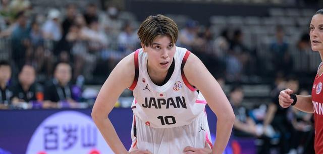日本女篮, 们只有两名, 对方