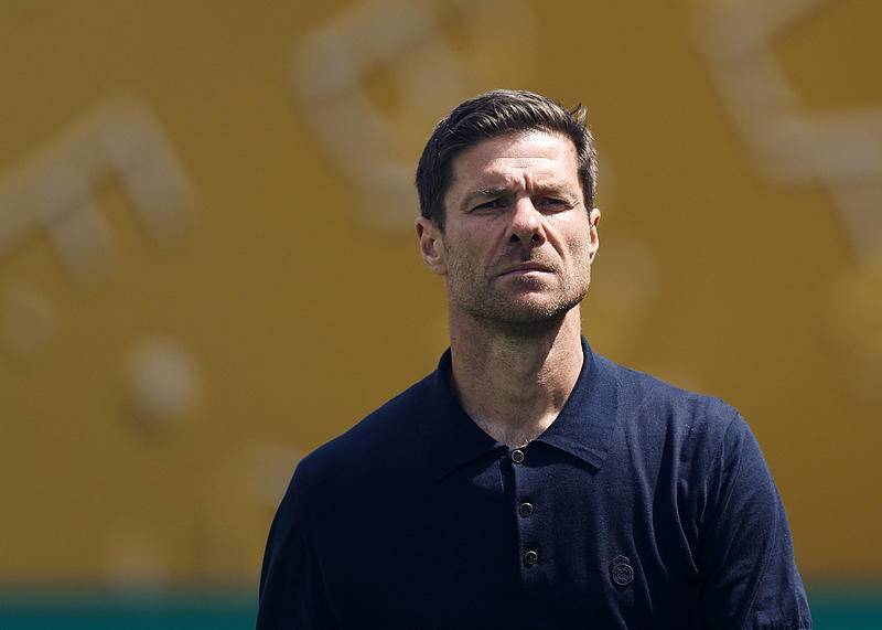 夫斯基上赛, 锋线引入阿 夫斯基上赛, 锋线引入阿