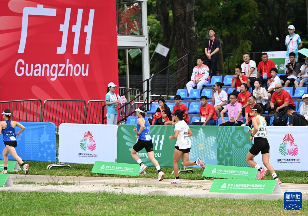 当日, 的第十五届, 赛中