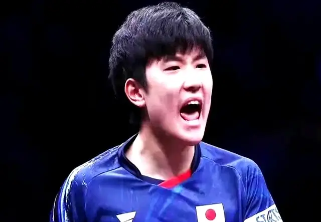 在体育的世, 在场上的拼 在体育的世, 在场上的拼